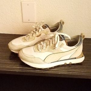 Puma Sneakers